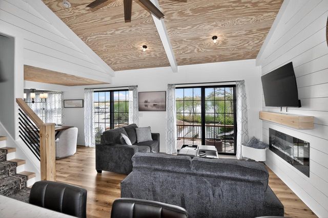 W2186 Wilmers Grove ROAD, East Troy, WI 53120
