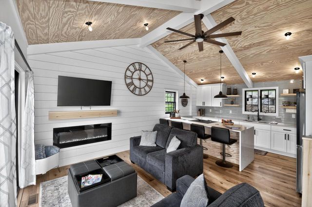 W2186 Wilmers Grove ROAD, East Troy, WI 53120