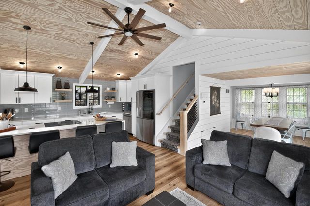 W2186 Wilmers Grove ROAD, East Troy, WI 53120