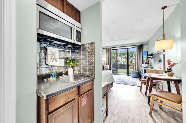 214 SW Miracle Strip Parkway B104, Fort Walton Beach, FL 32548