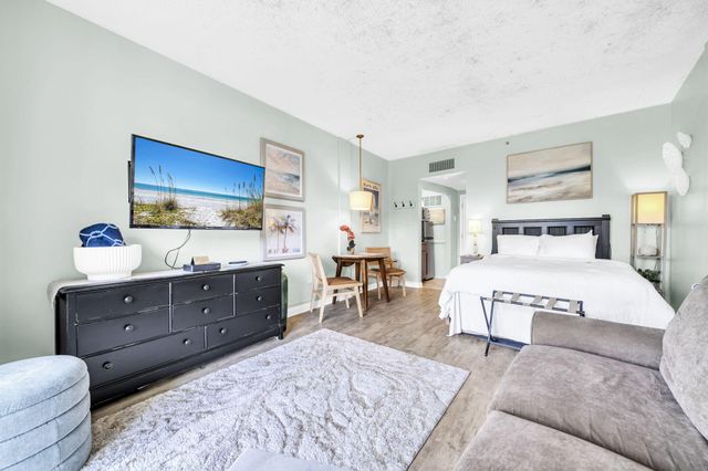 214 SW Miracle Strip Parkway B104, Fort Walton Beach, FL 32548