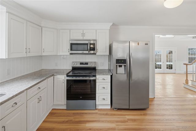 179 Schoolhouse Road, Warren, RI 02885