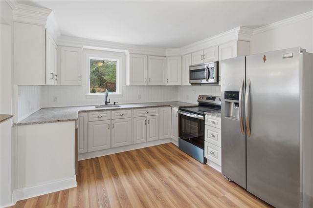 179 Schoolhouse Road, Warren, RI 02885