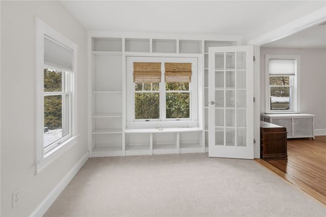 179 Schoolhouse Road, Warren, RI 02885