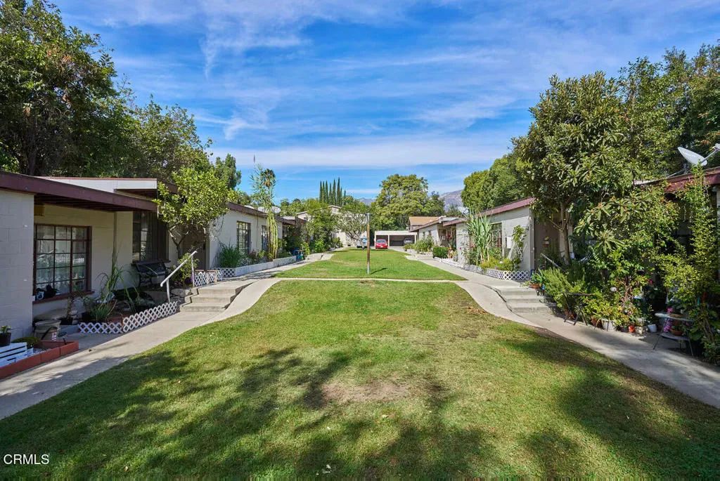 485 E Washington Boulevard 3, Pasadena, CA 91104