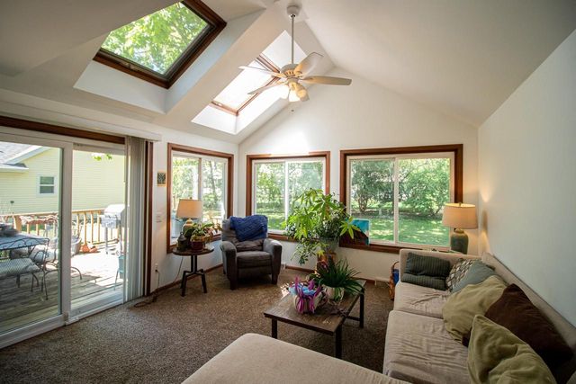26 CROSSBRIDGE COURT, Madison, WI 53717