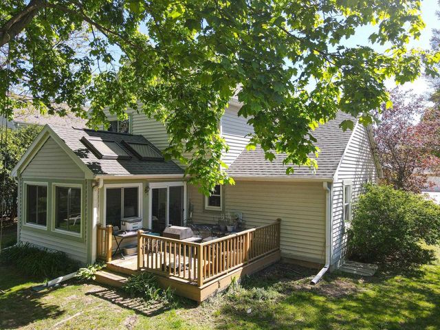 26 CROSSBRIDGE COURT, Madison, WI 53717