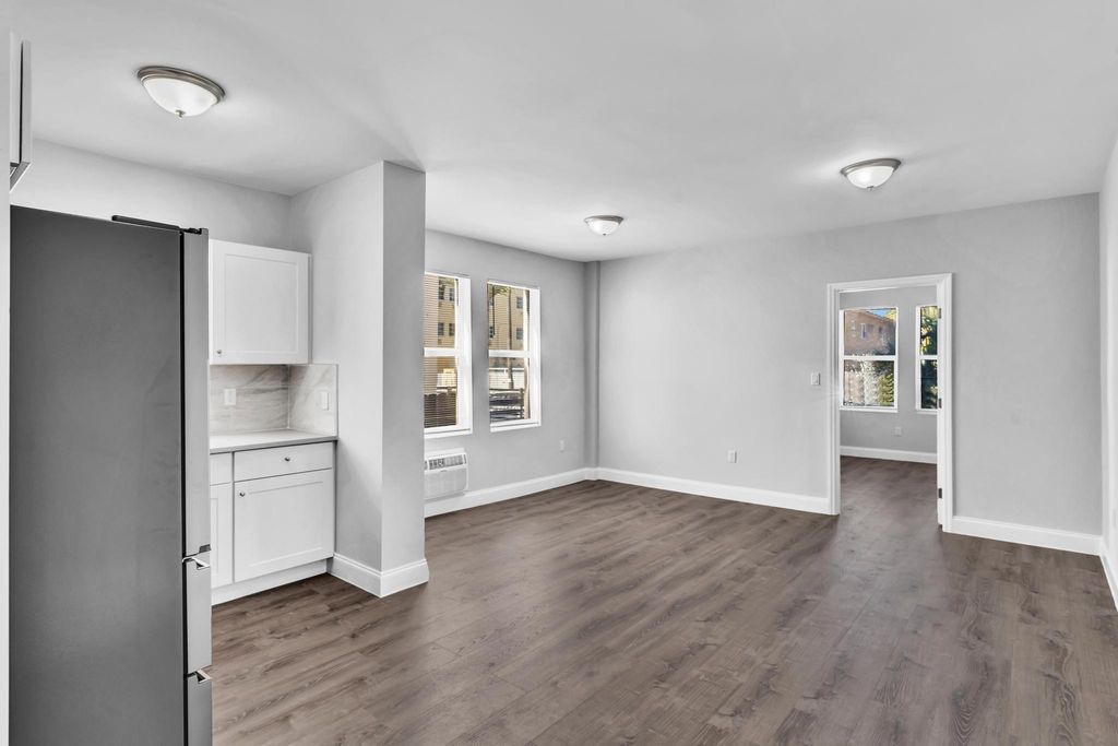 1142 SW 4th Street 2, Miami, FL 33130