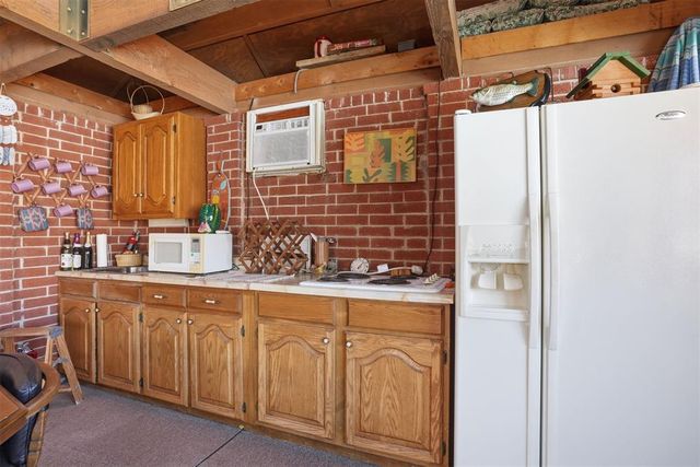 103 E Dogwood Street, Hobart, OK 73651