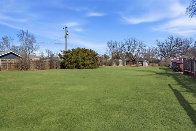 103 E Dogwood Street, Hobart, OK 73651