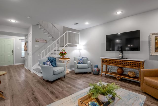 500 Laketower Drive 25, Lexington, KY 40502