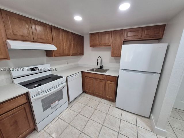 1750 W 46th St 331, Hialeah, FL 33012