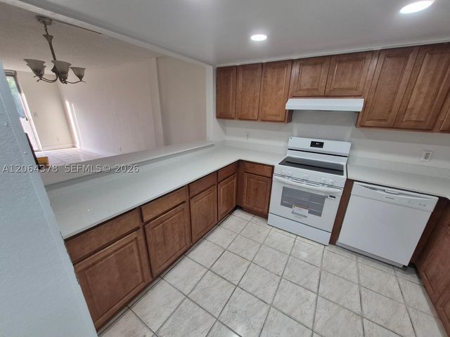 1750 W 46th St 331, Hialeah, FL 33012