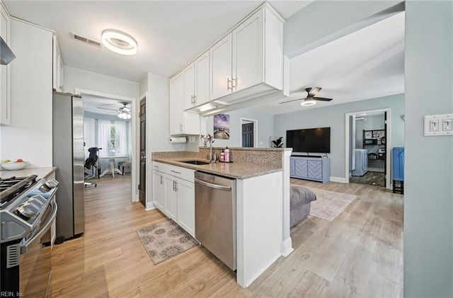 1094 Valencia CT, Virginia Beach, VA 23454