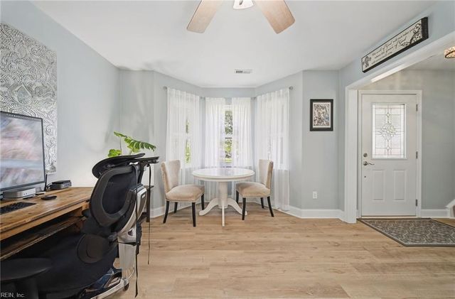 1094 Valencia CT, Virginia Beach, VA 23454