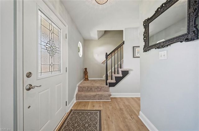 1094 Valencia CT, Virginia Beach, VA 23454