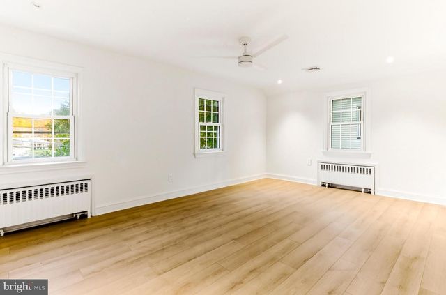 215 N VINEYARD BLVD, Collingswood, NJ 08108