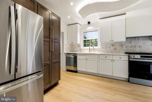 215 N VINEYARD BLVD, Collingswood, NJ 08108