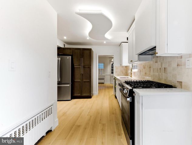 215 N VINEYARD BLVD, Collingswood, NJ 08108