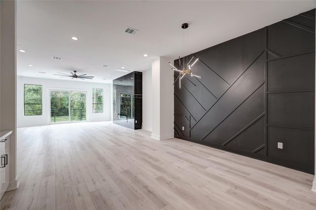 4531 Creekmont Drive, Houston, TX 77091