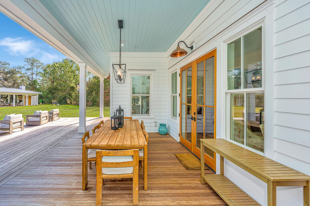 Image 19 of property listing at 5315 Frisco Lane, Johns Island, SC 29455