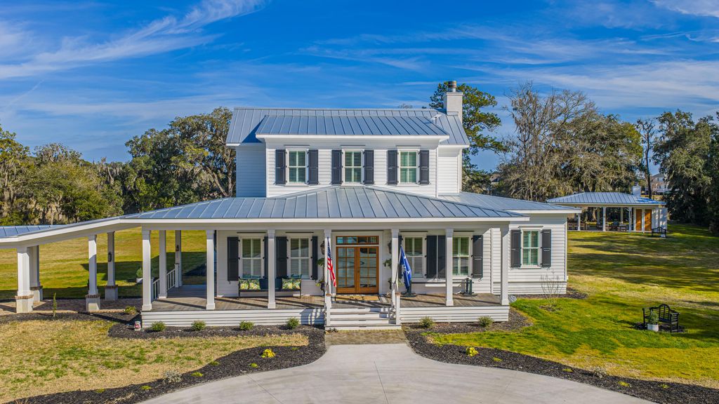 Image 3 of property listing at 5315 Frisco Lane, Johns Island, SC 29455