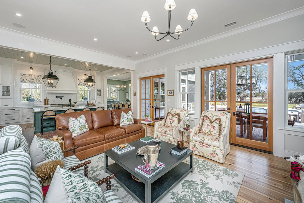 Image 8 of property listing at 5315 Frisco Lane, Johns Island, SC 29455