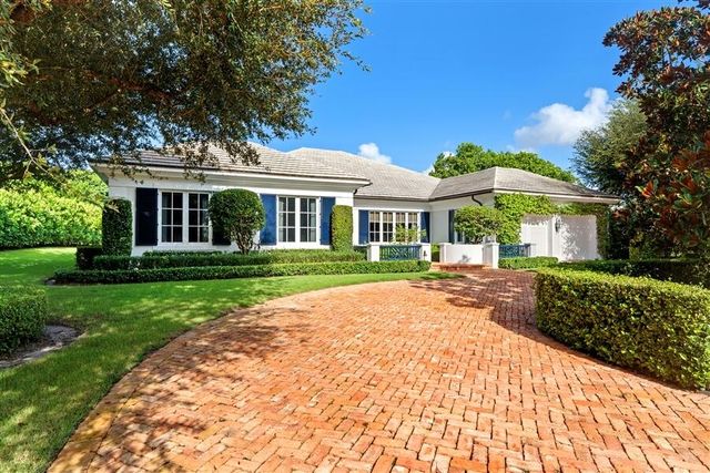 11 Country Road E, Village of Golf, Boynton Beach, FL 33436