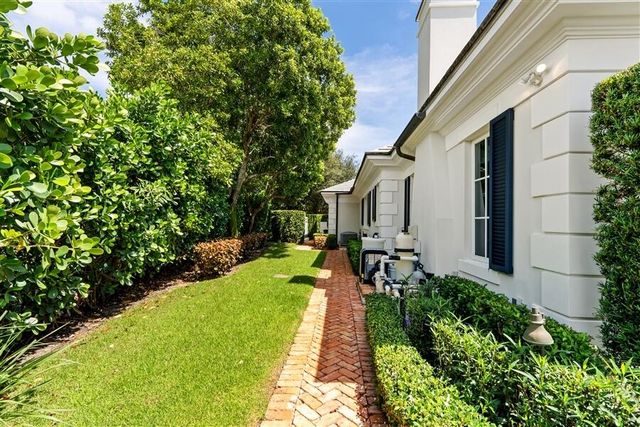 11 Country Road E, Village of Golf, Boynton Beach, FL 33436
