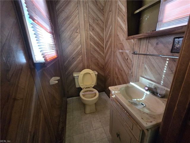 1831 Land Of Promise RD, Chesapeake, VA 23322