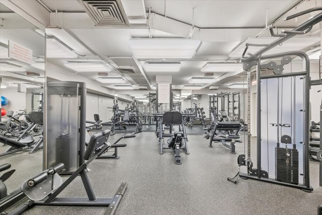 211 E Ohio Street 2004, Chicago, IL 60611