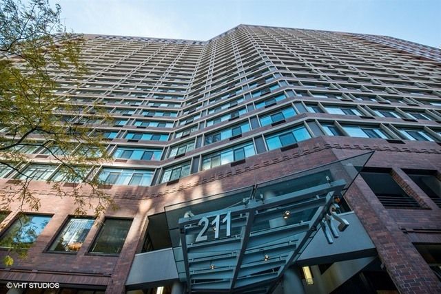 211 E Ohio Street 2004, Chicago, IL 60611