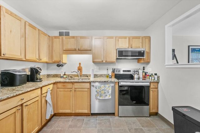 211 E Ohio Street 2004, Chicago, IL 60611
