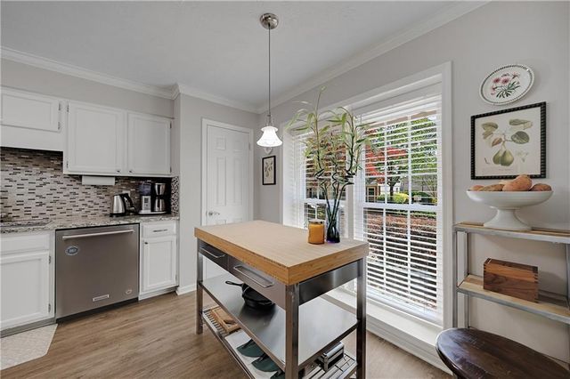 110 Courtyard Terrace, Roswell, GA 30075