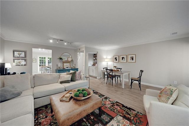 110 Courtyard Terrace, Roswell, GA 30075