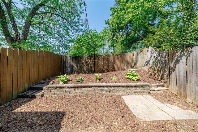 110 Courtyard Terrace, Roswell, GA 30075