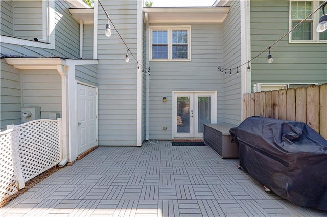 110 Courtyard Terrace, Roswell, GA 30075