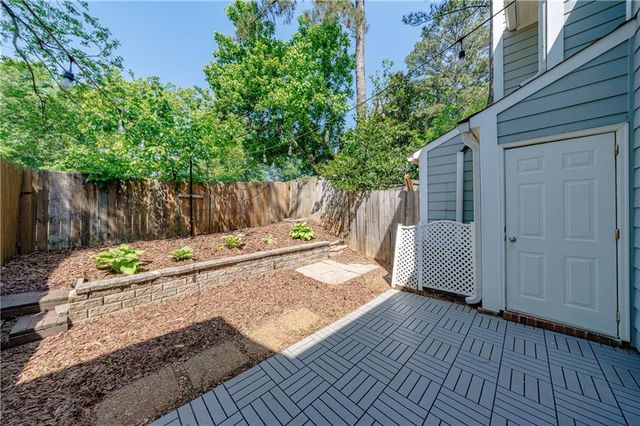 110 Courtyard Terrace, Roswell, GA 30075