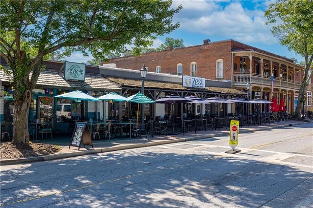 110 Courtyard Terrace, Roswell, GA 30075
