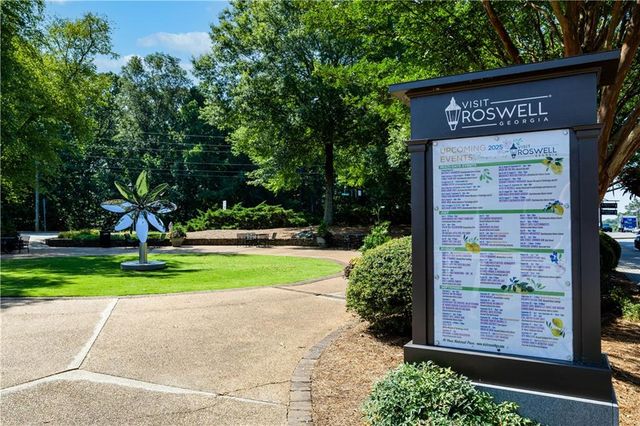 110 Courtyard Terrace, Roswell, GA 30075