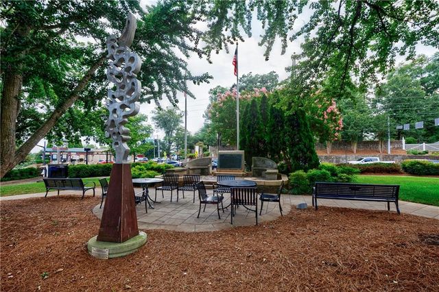 110 Courtyard Terrace, Roswell, GA 30075
