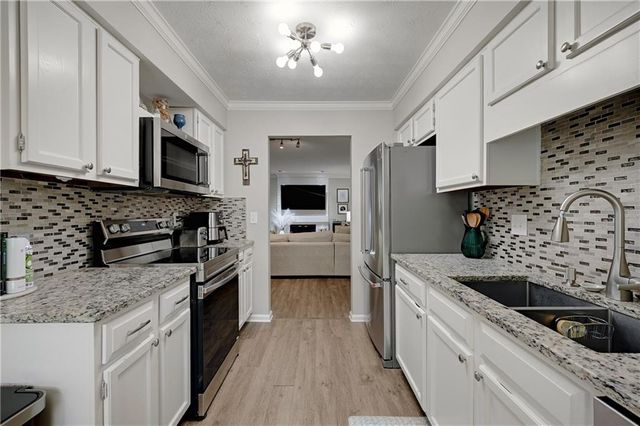 110 Courtyard Terrace, Roswell, GA 30075