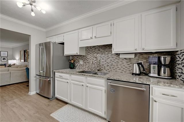 110 Courtyard Terrace, Roswell, GA 30075