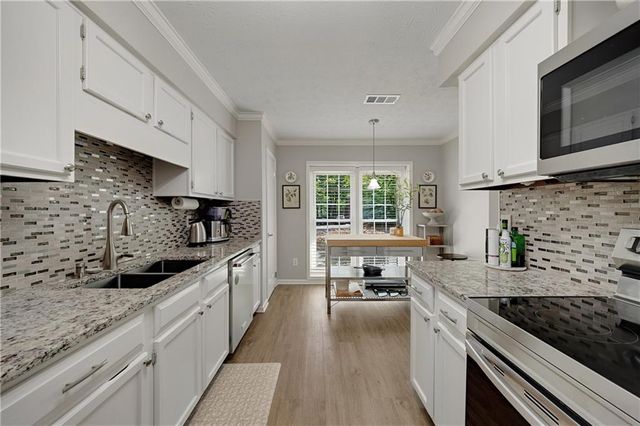 110 Courtyard Terrace, Roswell, GA 30075