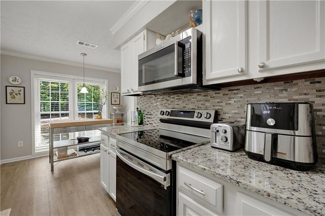 110 Courtyard Terrace, Roswell, GA 30075