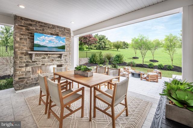 303 GRAYSON CT, Royersford, PA 19468