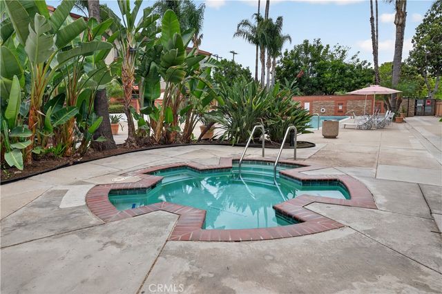 400 N Acacia Avenue B17, Fullerton, CA 92831