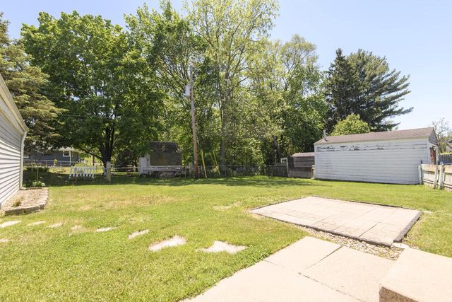 3023 North STREET, East Troy, WI 53120