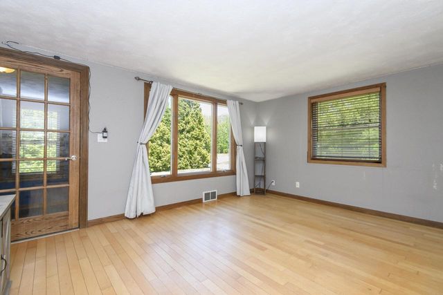 3023 North STREET, East Troy, WI 53120