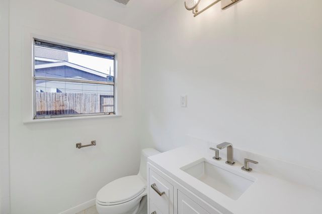 5530 Lincrest Lane, Houston, TX 77056